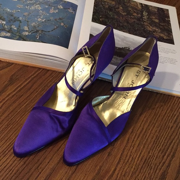Vintage ST. John Velvet Heels